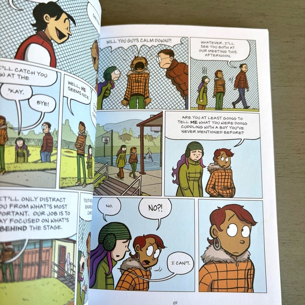 Ghosts, Drama, Smile Graphic Novels Set- Raina Telgemeier- Paperback Books Youth - Picture 15 of 15